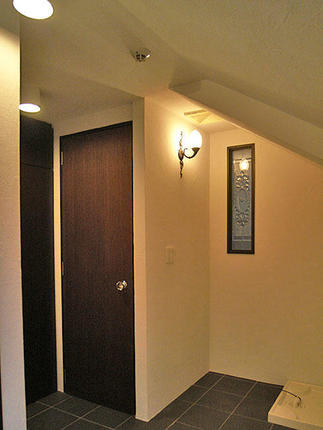 ホールからキッチンへの入口