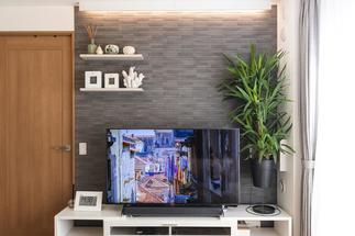 リビングをタイルでアクセント。あこがれの壁面に