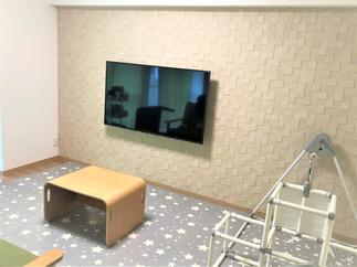 エコカラット　壁掛けTV　多目的に使えるリビング