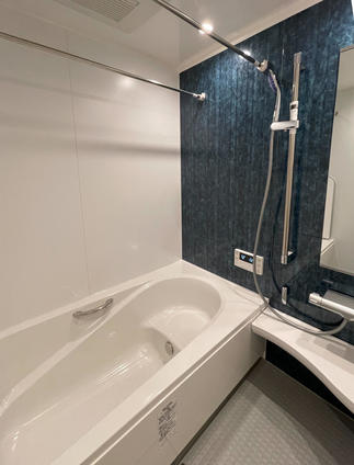 LIXILリノビオは1616サイズでひろびろ。アクセントカラーのブルーが空間を引き締めています。