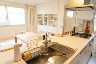 ナチュラルな北欧風なキッチン空間