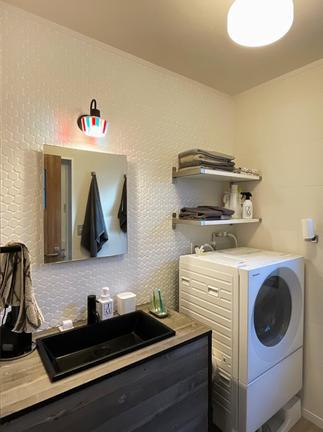 タイル貼り＆洗濯機上の棚を取付