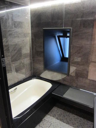 リフォーム後の浴室カウンター