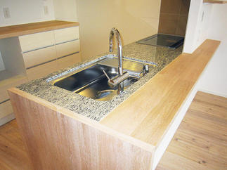 リフォーム後のキッチンカウンター