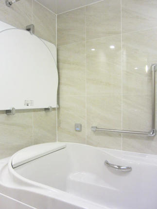 ユニットバス　浴槽周辺