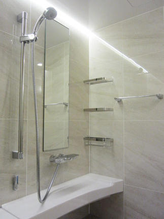 ユニットバス　鏡周辺