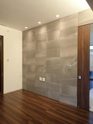 ーリビングにエコカラットを施工して高級感をプラスー