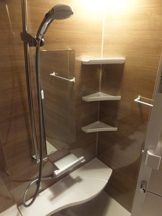 リフォーム後の浴室カウンター