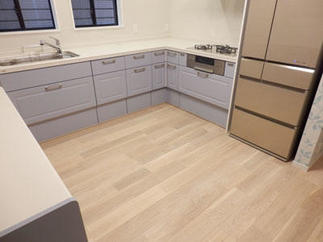 リフォーム後のキッチン(床)