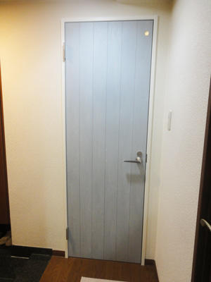 リフォーム後のトイレドア