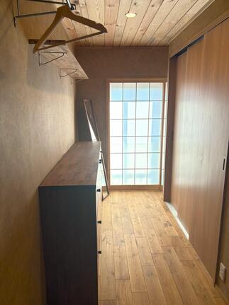 玄関横をオープンな収納スペースに･･･