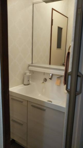 タッチレス水栓の洗面台