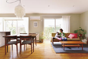 戸建てリフォーム　アンティーク家具に調和した空間