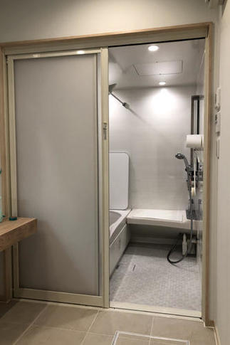 スッキリとした浴室