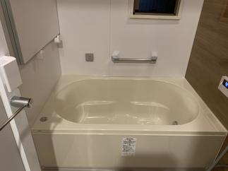 明るく快適な浴室に