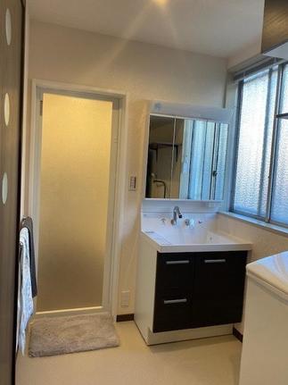 LIXIL　ピアラのひろびろボウルで作業しやすい洗面台へ