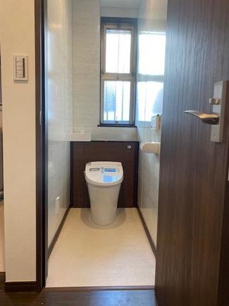 LIXIL　リフォレで収納付きのおトイレへ