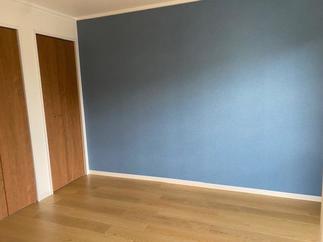 アクセントカラーを取りいれ、おシャレなお部屋に♪