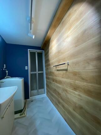 スポットライトを設置してアザやかに