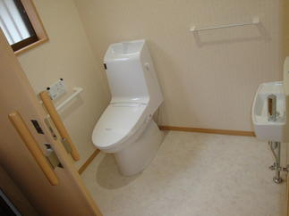 大開口引戸で車椅子でも出入りが楽です。