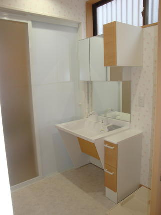 LIXILドゥケア・カウンター[車椅子対応洗面化粧台]