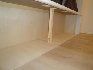 収納内部もすっきりと化粧プリントボードで仕上げております。