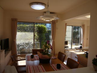 戸建てのようなリビングダイニング！