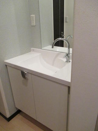 ホワイト＆ブルーグレー