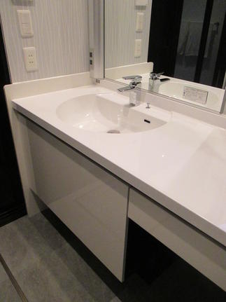 グレー＆ホワイト