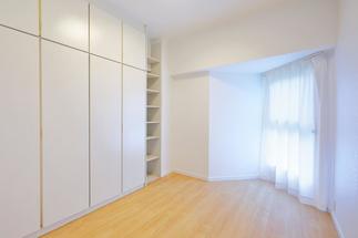 大きな壁面収納