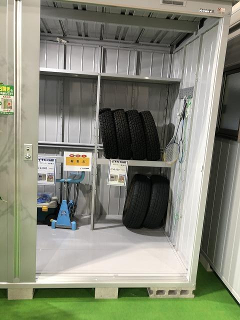 タイヤ収納.jpg