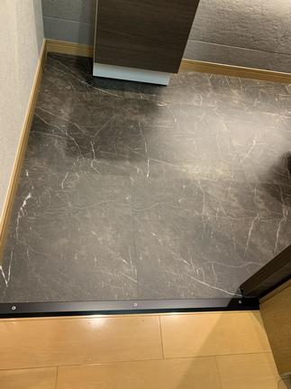 ★床は清掃性からフロアタイルにしました