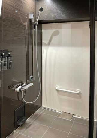 ユニットバスからシャワールームに取り替えました。