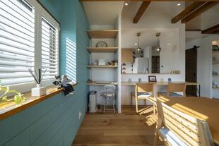 天井断熱もバッチリ。都会で叶える、カリフォルニアの風を感じる大人のサーフスタイルリノベ