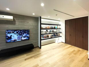 壁が主役になるリビングリノベーション