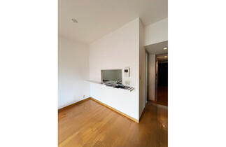 【BEFORE】リビングからのキッチン