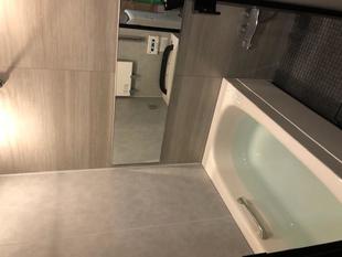 LIXILリフォーム　湘南茅ケ崎　リラックス感を演出してくれるアクセントパネル『セルベジャンテ』浴室ユニットバス　スパージュBXタイプ