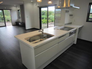 作業スペースも広々のキッチン