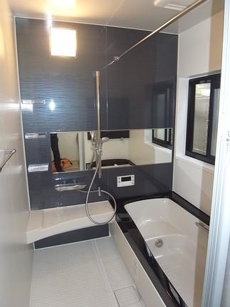 小さめだった浴室を広げ1坪のユニットバスへ