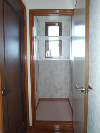 男子トイレを収納スペースへ