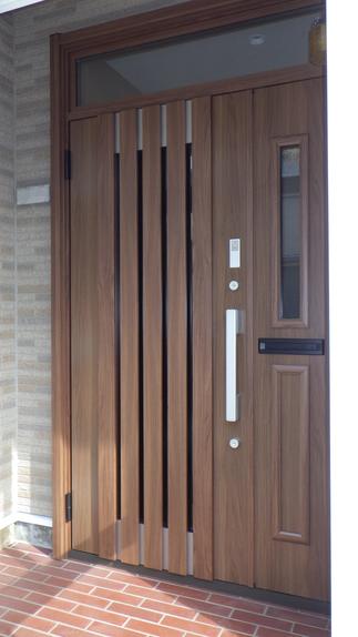 防犯性の高い玄関ドアへ入替え