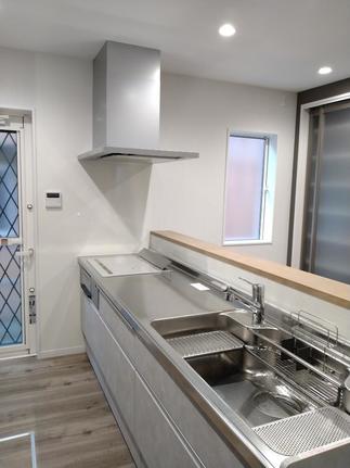 L型より使いやすいI型の対面キッチンへ