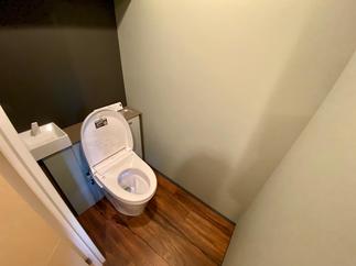 トイレ空間がすっきりするキャビネット付トイレ