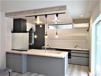 ペニンシュラ型システムキッチン