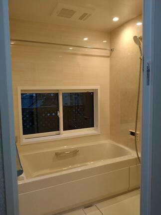 肩湯のあるシステムバスLIXIL「スパージュ」