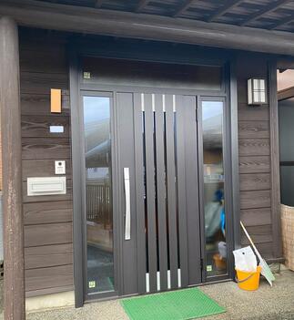 壁を壊さず1日でリフォーム完了「LIXIL リシェント 玄関ドア」