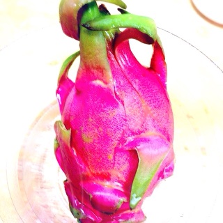 ドラゴンフルーツ丸ごと.jpg