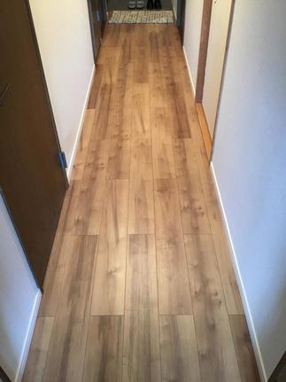 廊下も張替えました