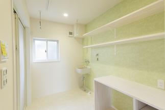 浴室横の脱衣室