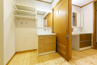 脱衣所にもう一つ洗面台を設置